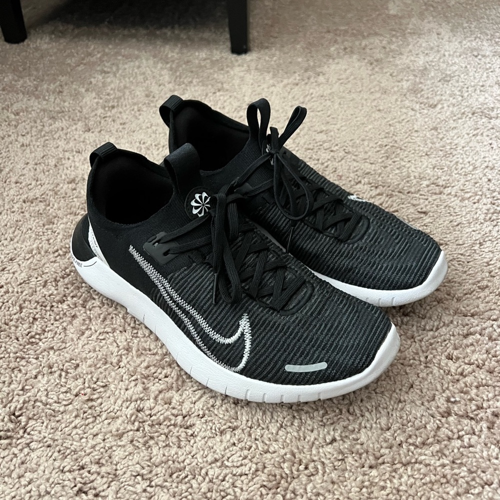 Womens Nike Free RN shoes